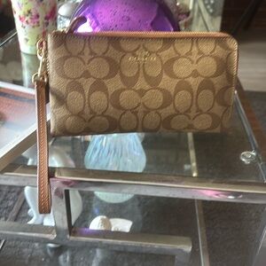 Coach Monogram Leather Gold Double Zipper Wristlet Wallet Womens Designer